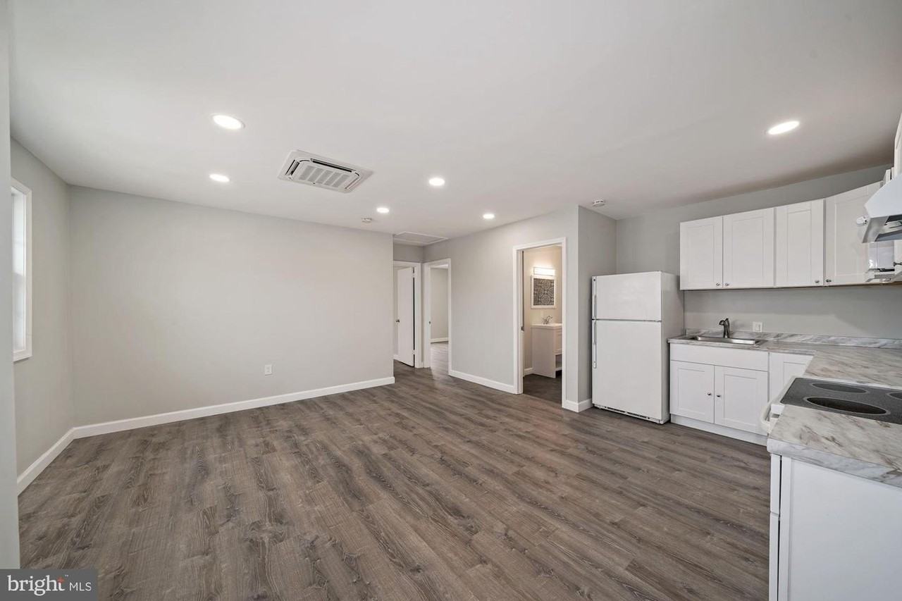 22929 Frederick Rd - Photo 4 of 15