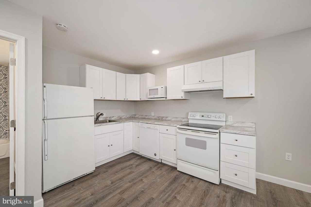 22929 Frederick Rd - Photo 5 of 15