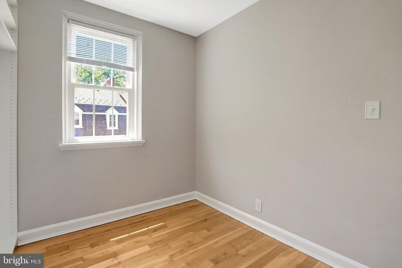 3267 S Stafford St - Photo 6 of 34