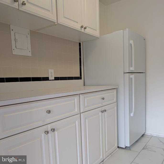 2903 Charing Cross Rd - Photo 6 of 16