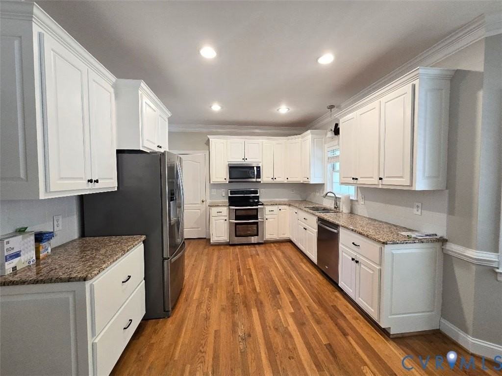 16406 Benmore Rd - Photo 4 of 31