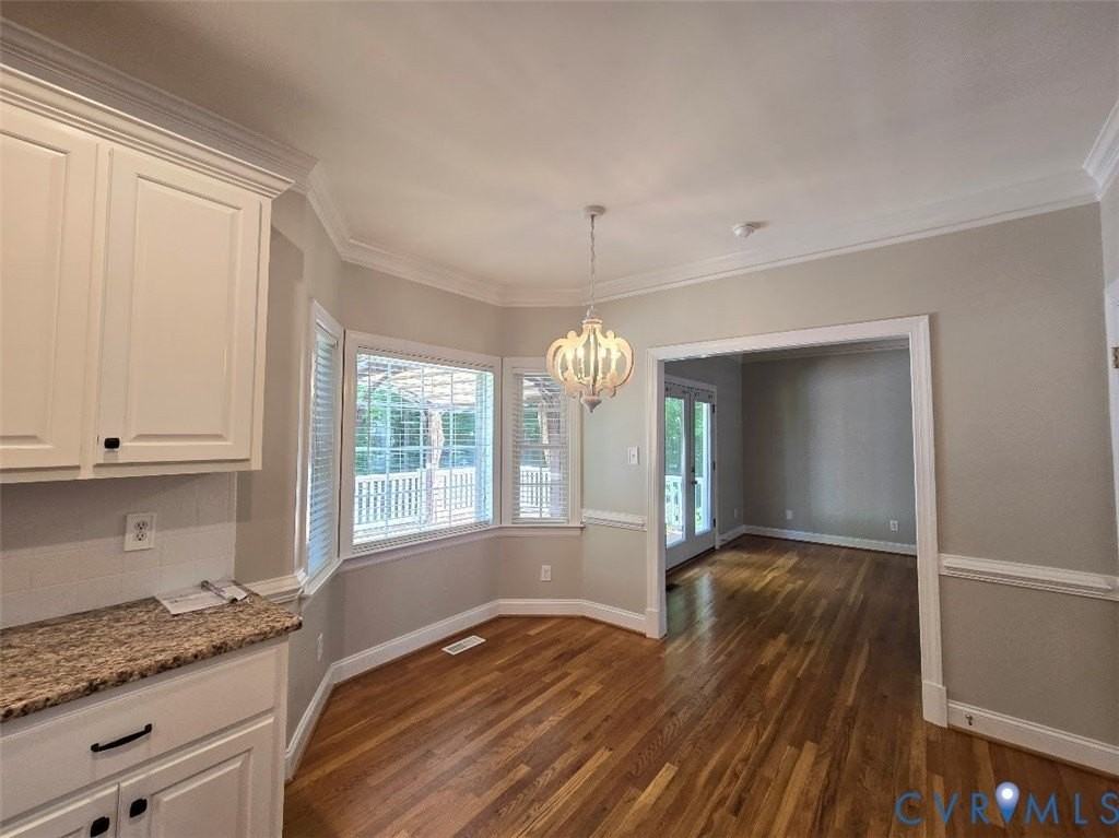 16406 Benmore Rd - Photo 5 of 31