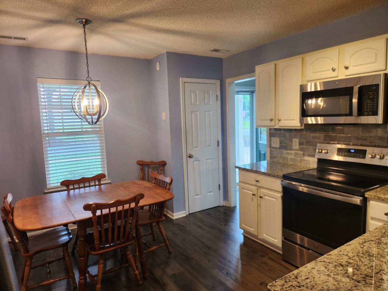 8427 Meadowcreek Village Dr - Photo 4 of 29