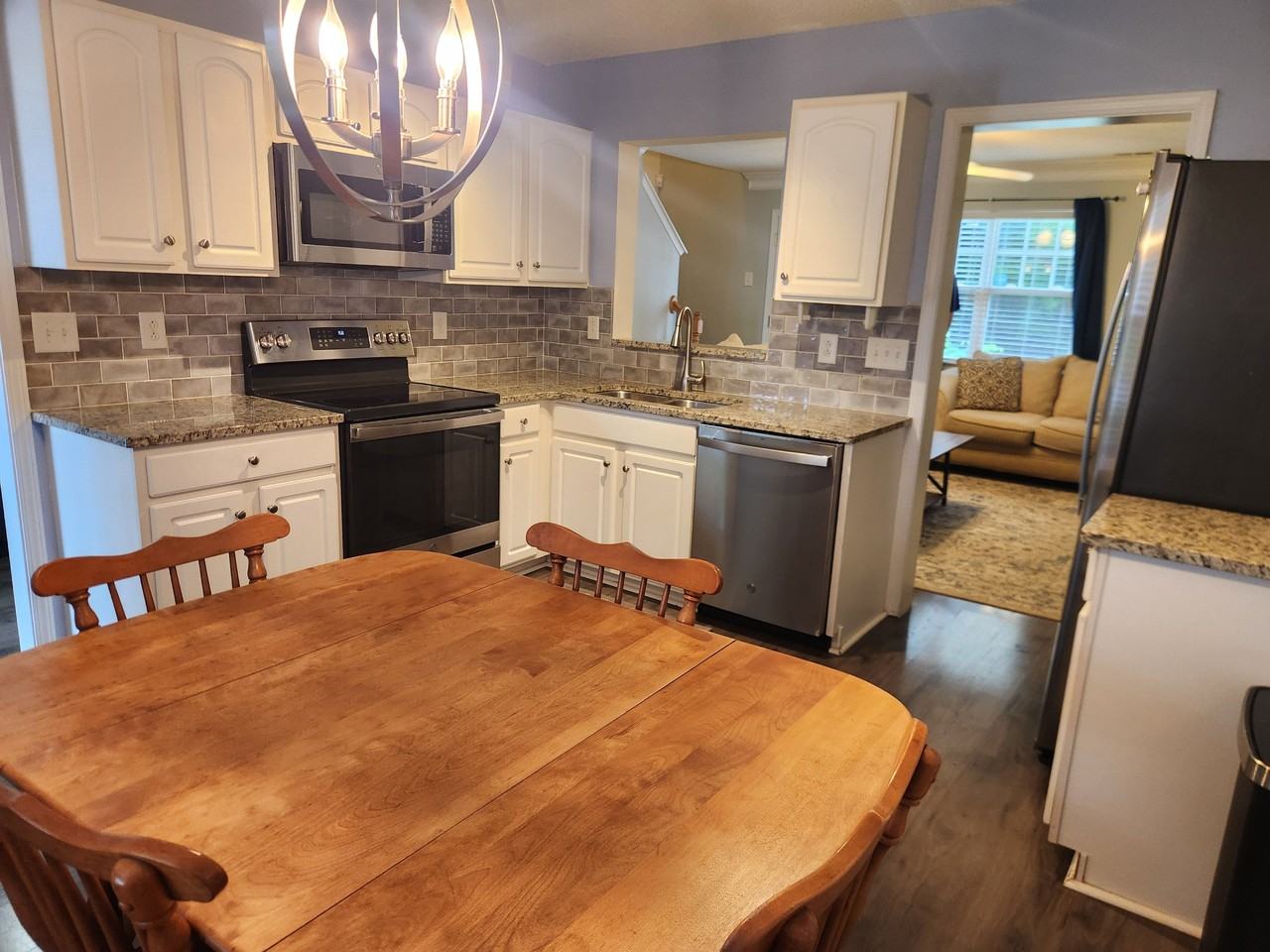 8427 Meadowcreek Village Dr - Photo 5 of 29