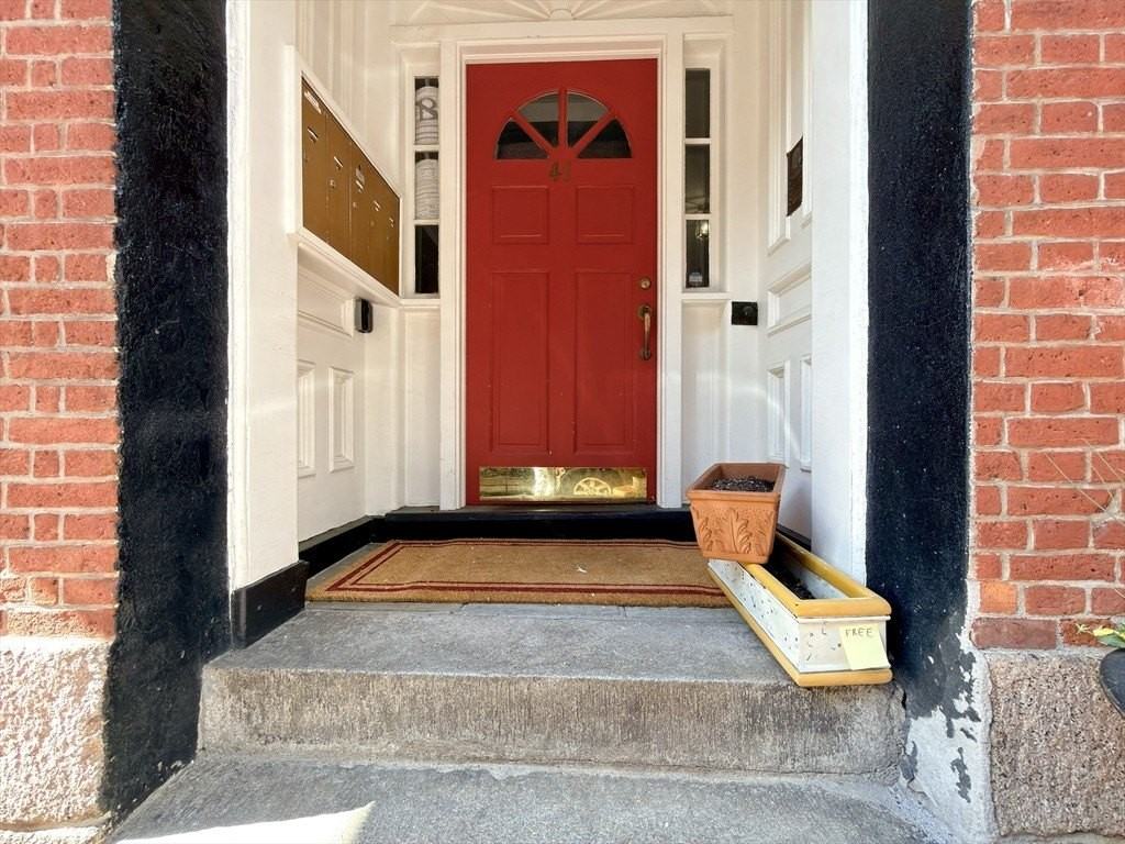41 Pinckney St #B - Photo 2 of 31