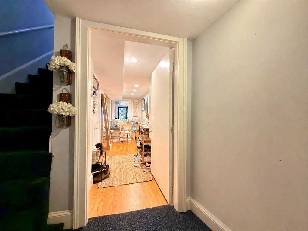 41 Pinckney St #B - Photo 3 of 31