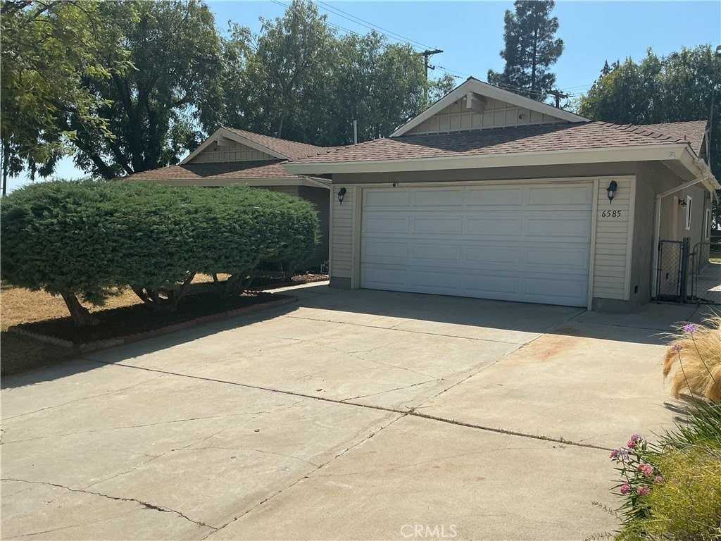 6585 Shannon Rd - Photo 3 of 4