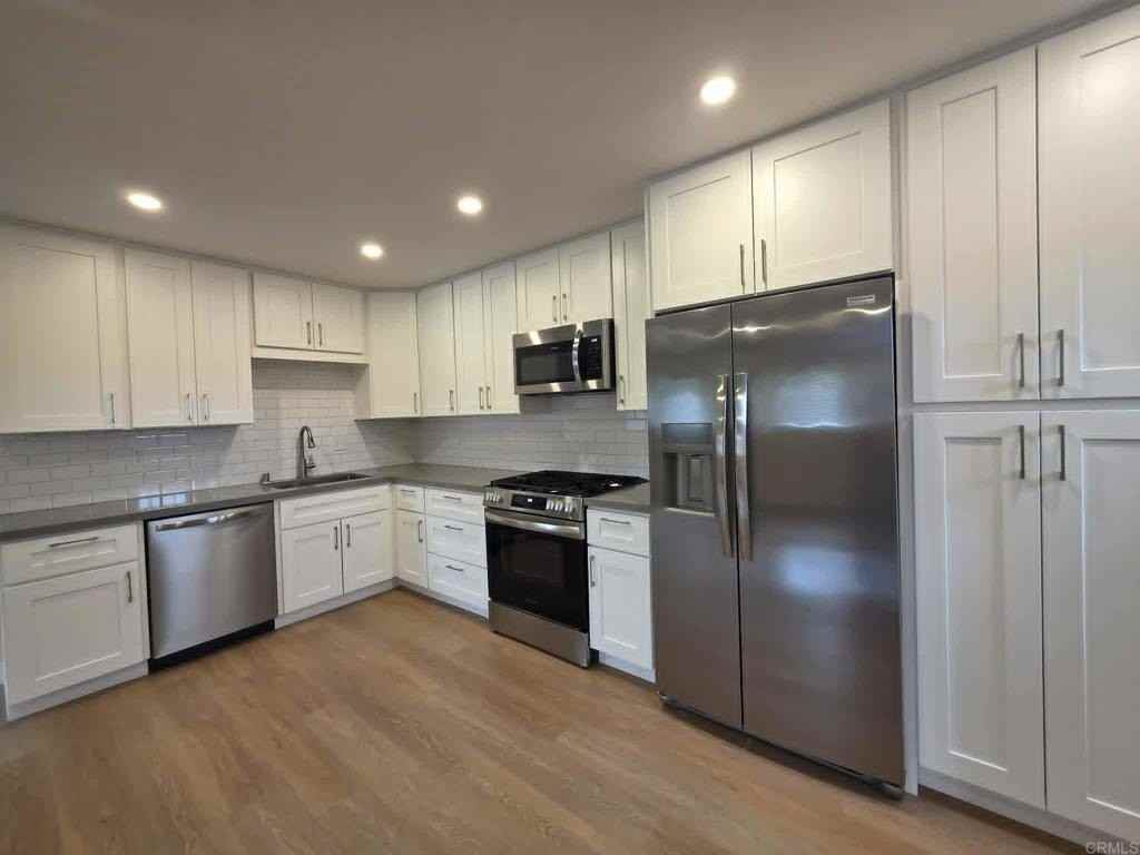 10579 Oak Creek Dr #A - Photo 2 of 28