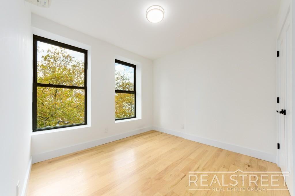 431 Dekalb Ave #3A - Photo 4 of 6