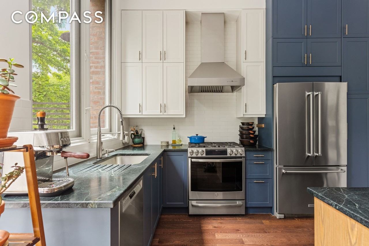 590 Saint Marks Ave - Photo 4 of 10