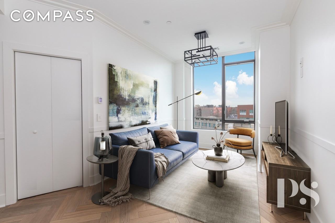 4716 Greenpoint Ave #4B - Photo 2 of 8