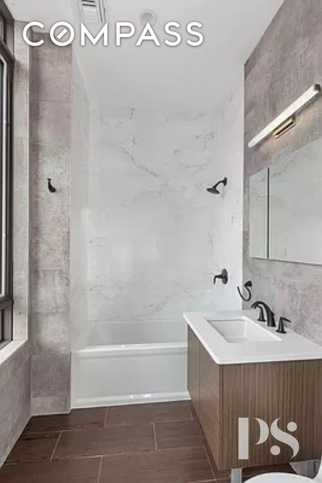 4716 Greenpoint Ave #4B - Photo 5 of 8