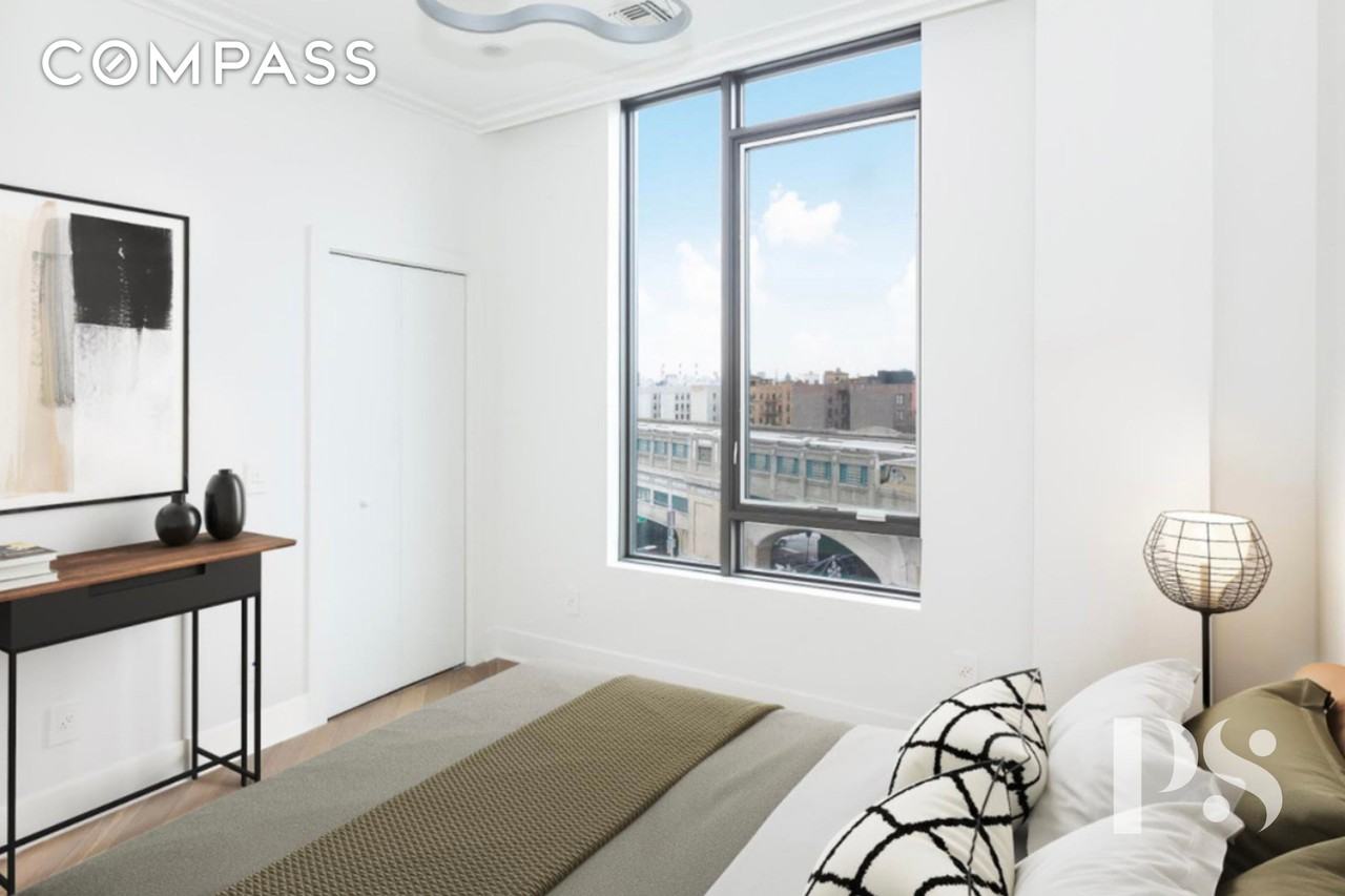 4716 Greenpoint Ave #4B - Photo 6 of 8