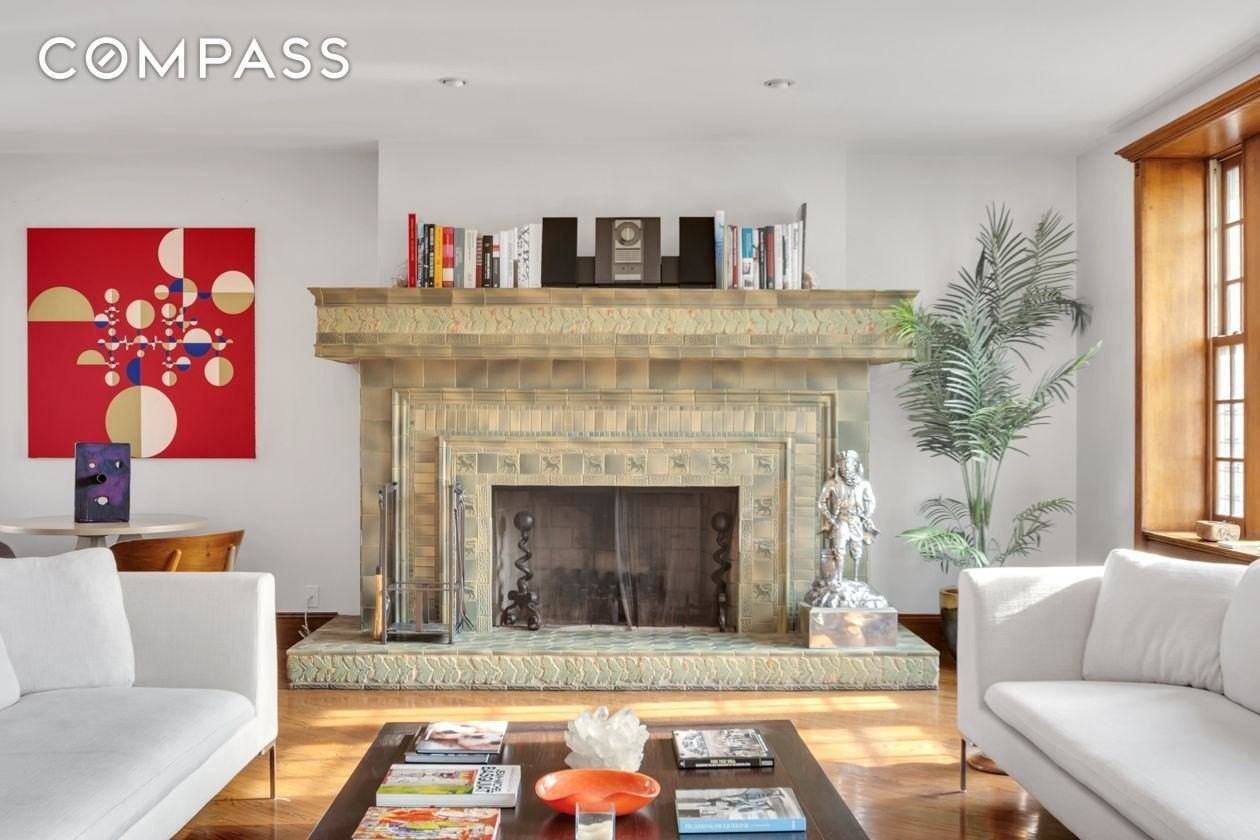 157 E 81st St #8 - Photo 4 of 18