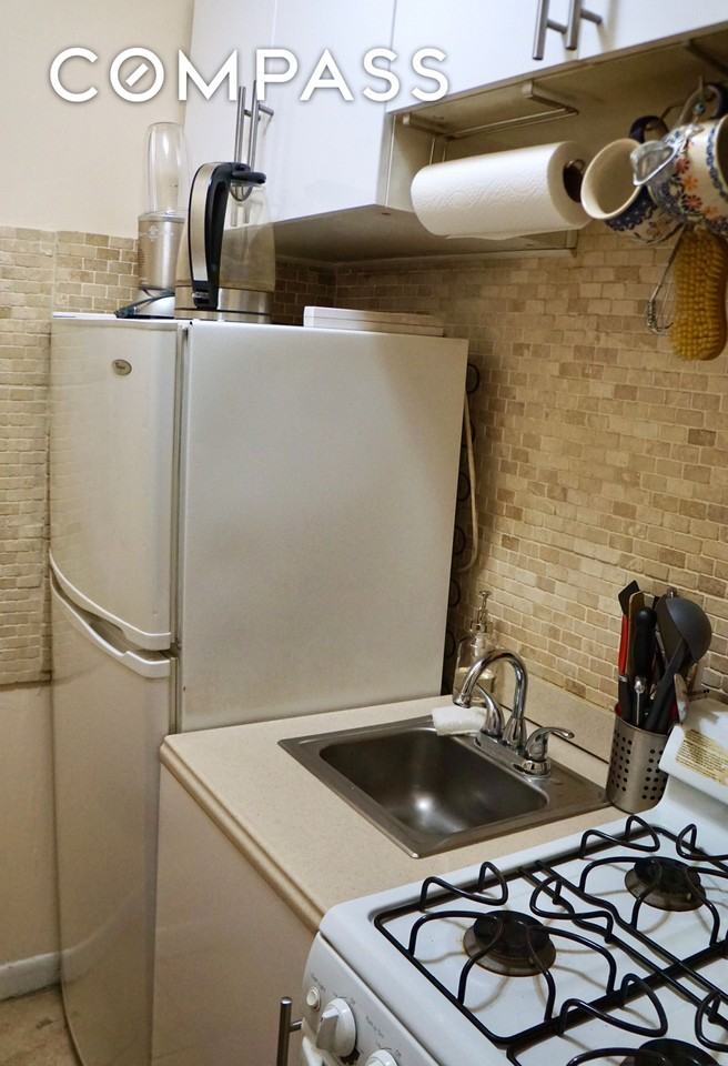328 E 77th St #3B - Photo 5 of 5
