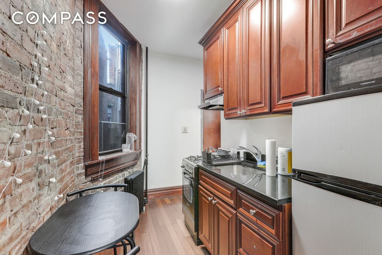 336 E 5th St #6FE - Photo 2 of 4