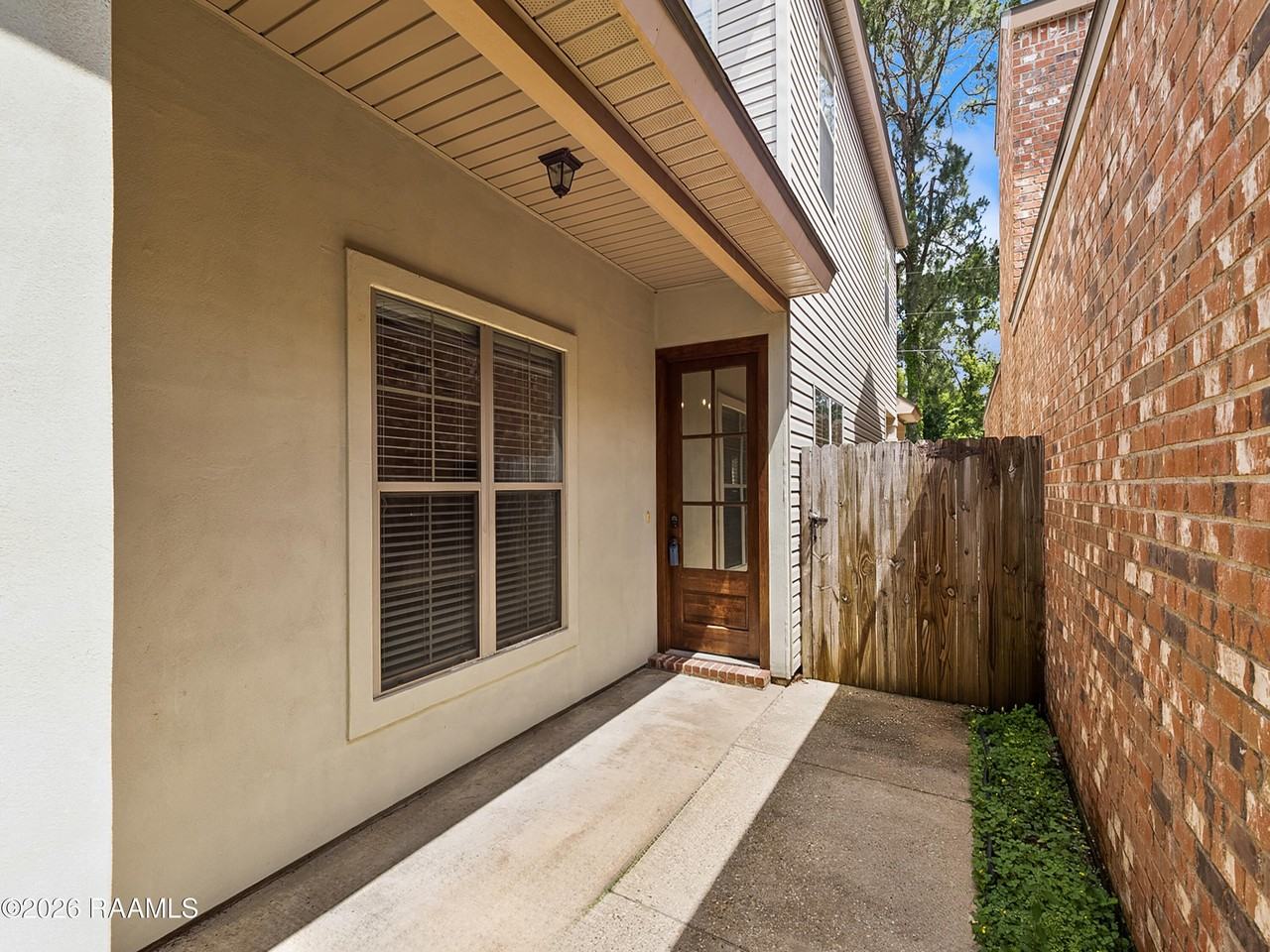 218 Chimney Rock Blvd - Photo 3 of 18