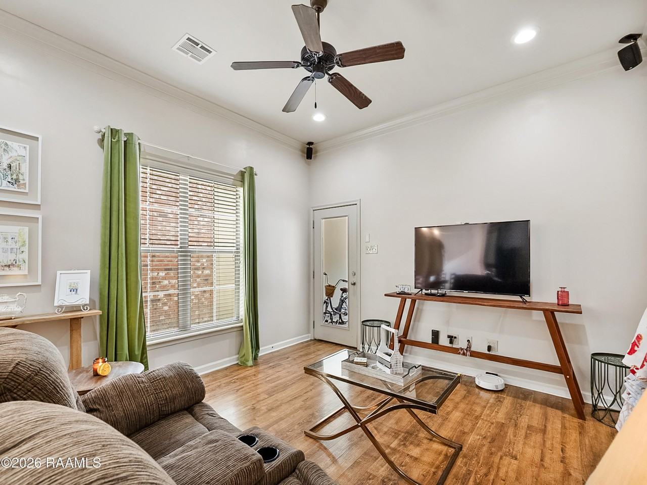 218 Chimney Rock Blvd - Photo 4 of 18