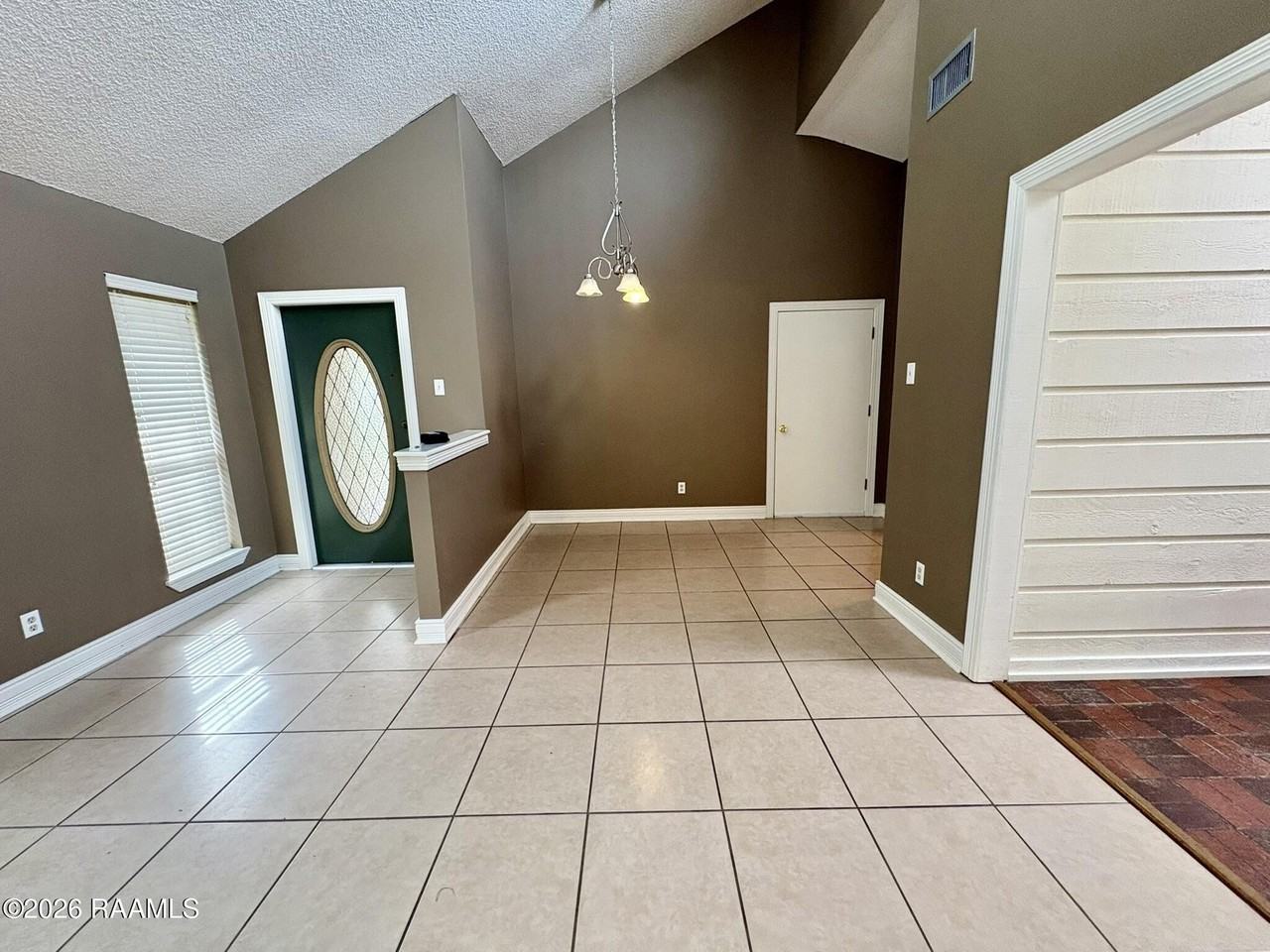 150 La Rue Vil - Photo 4 of 17