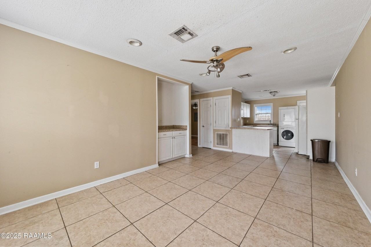 1501 W Saint Mary Blvd #B - Photo 6 of 15