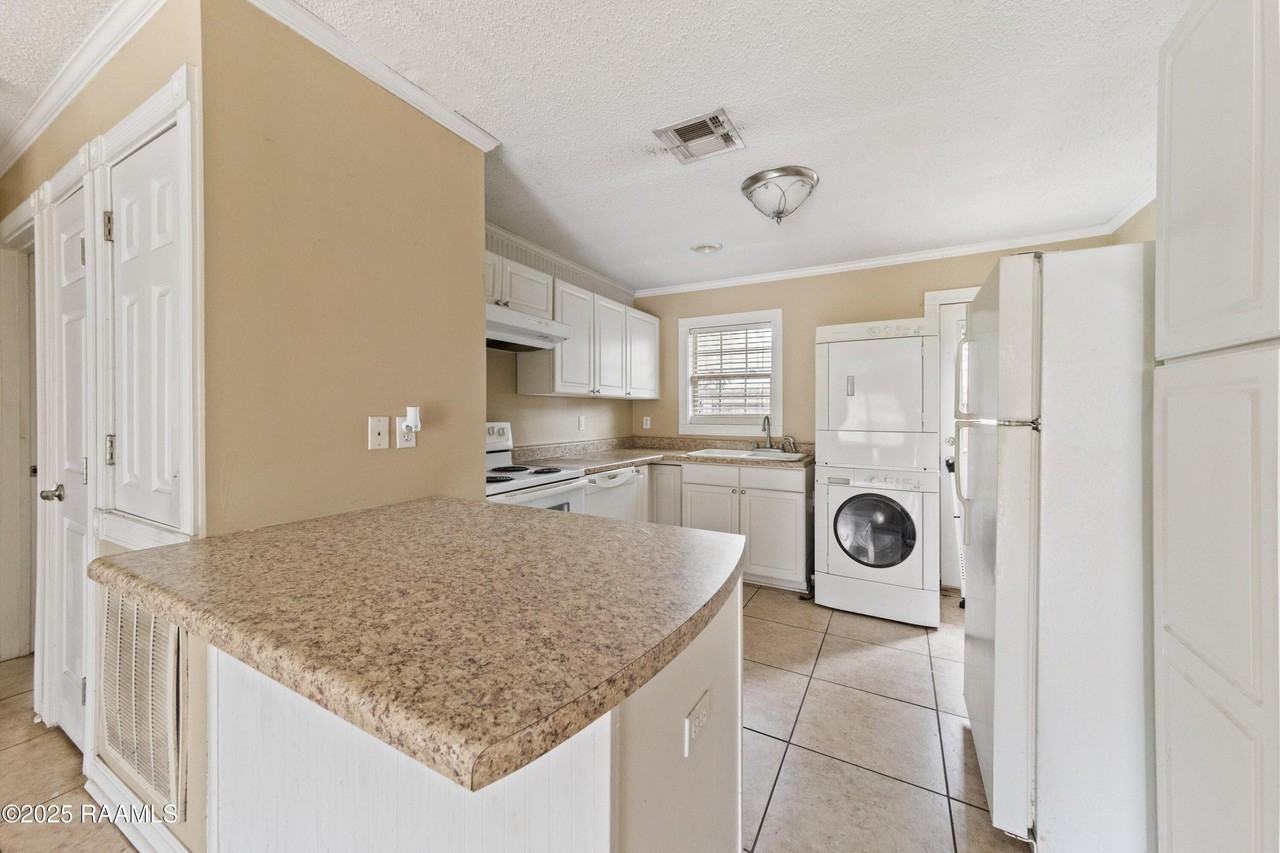1501 W Saint Mary Blvd #B - Photo 7 of 15