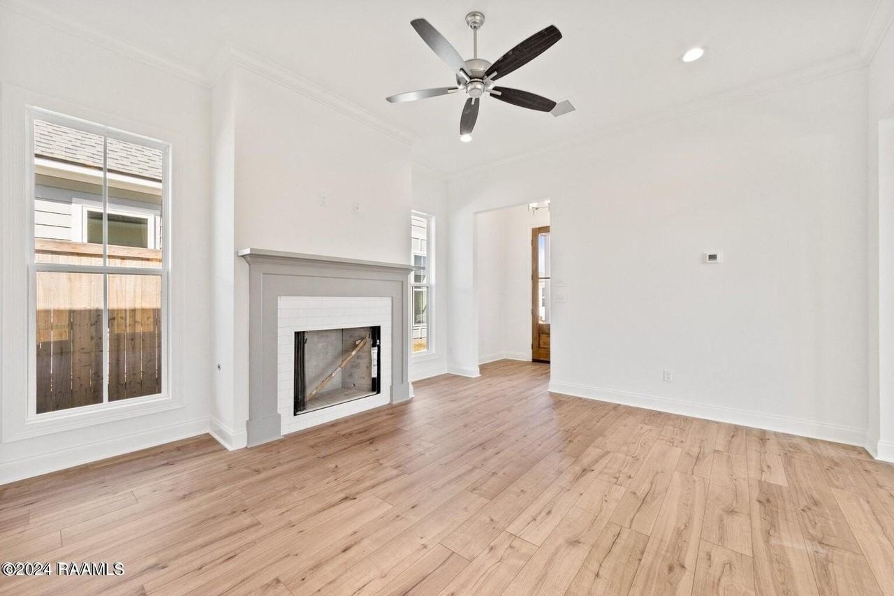 128 Oak Village Dr - Photo 5 of 28