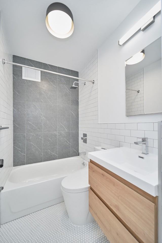 353 W 44th St #2D - Photo 6 of 6