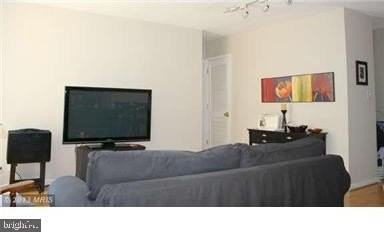 1800 R St Nw #604 - Photo 4 of 17