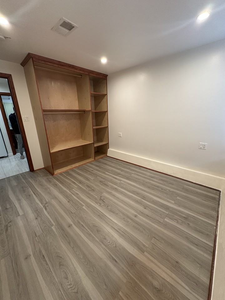 137 Miriam St - Photo 3 of 5