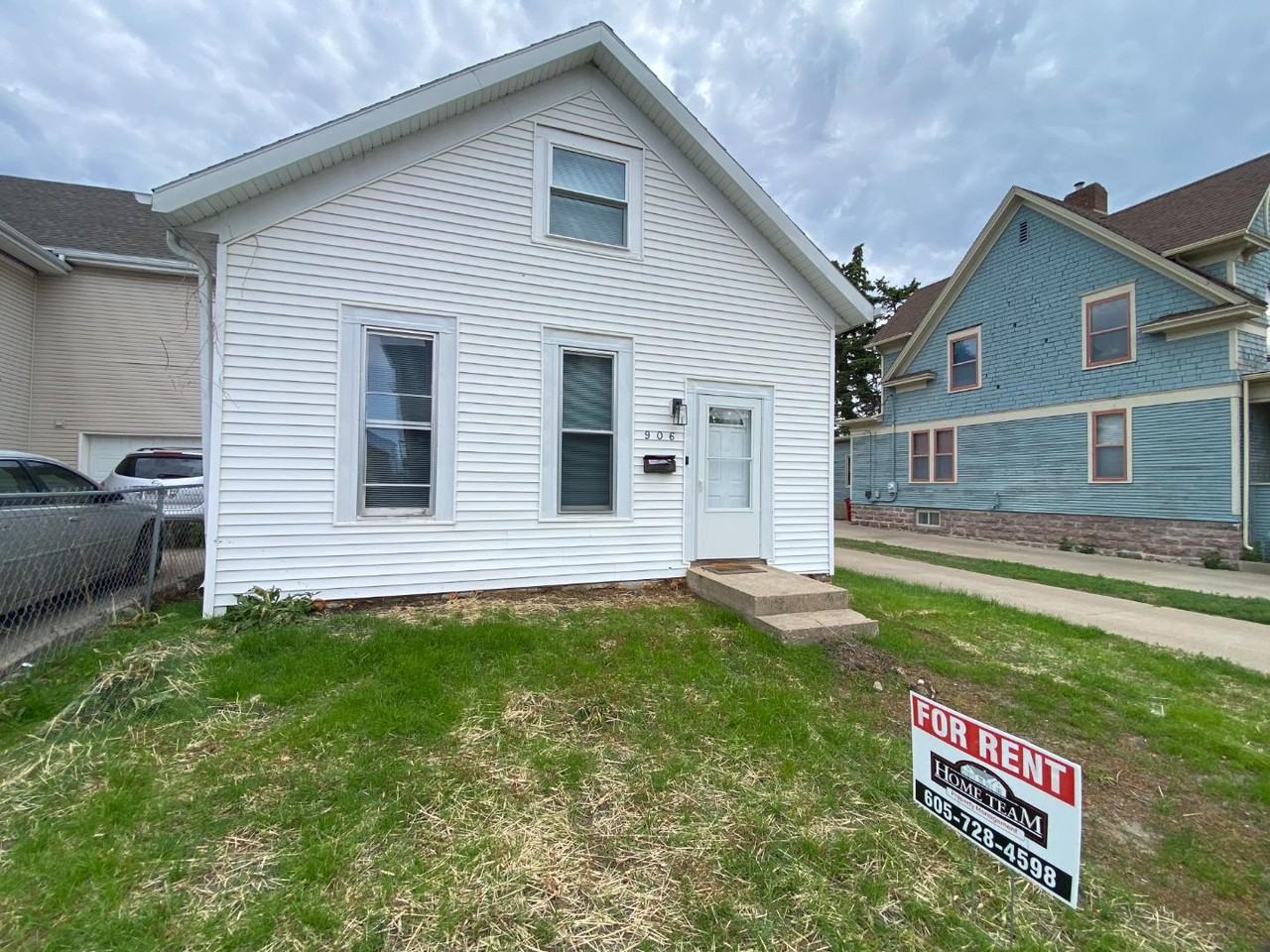 906 W 10th St - Photo 3 of 20