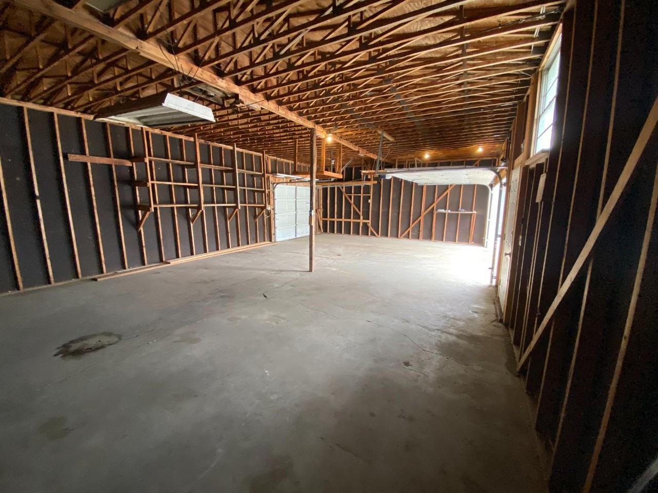 906 W 10th St - Photo 6 of 20