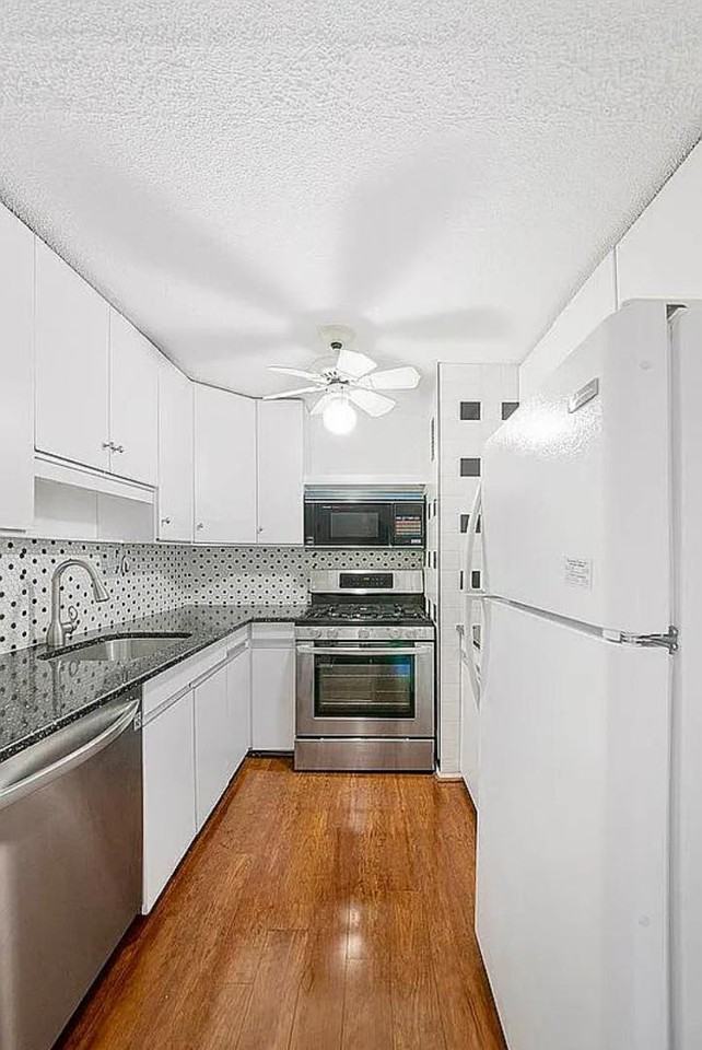 100 Beekman St - Photo 4 of 7