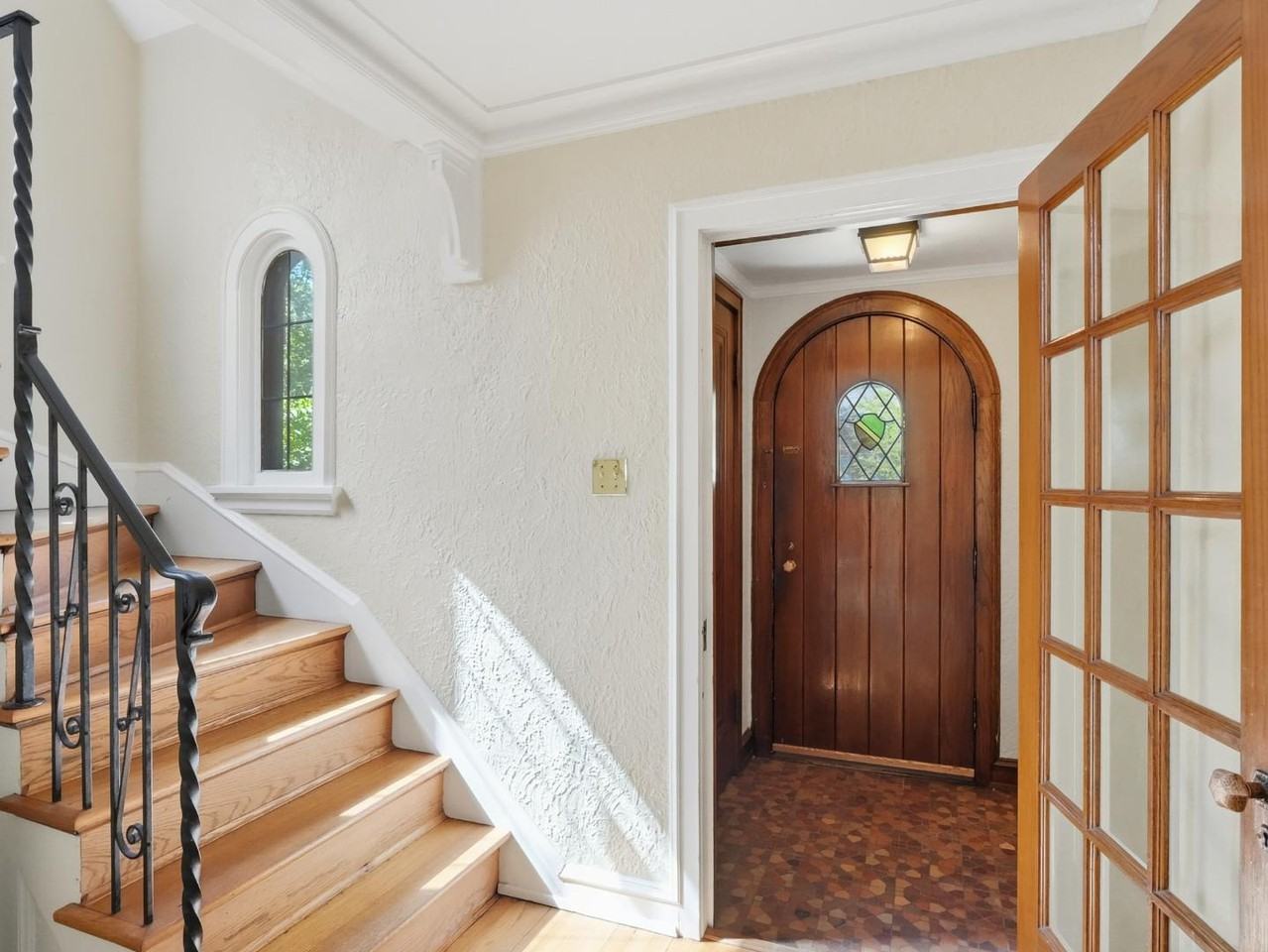 817 E Sylvan Ave - Photo 3 of 11