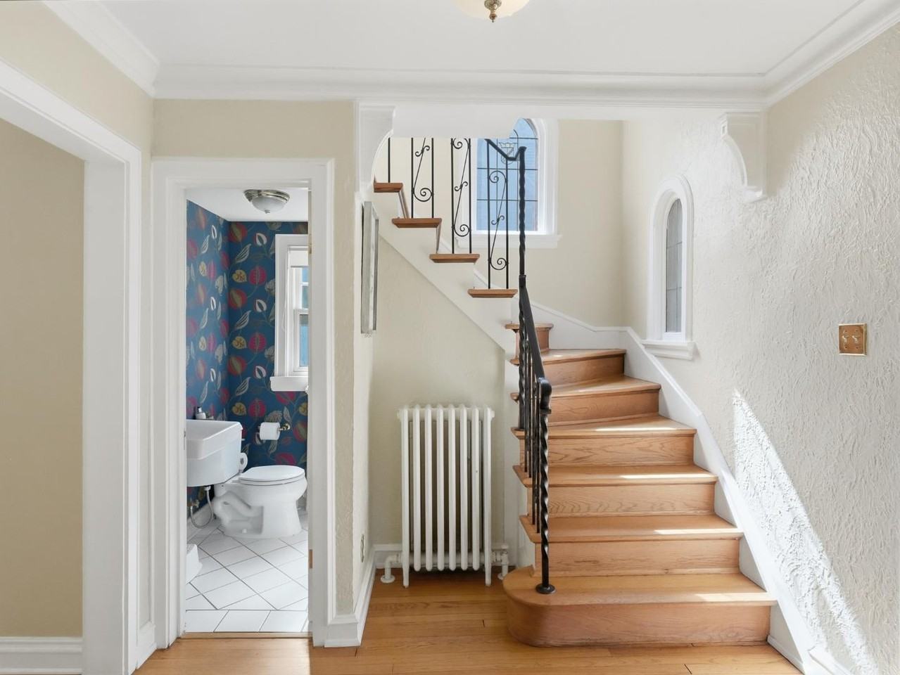 817 E Sylvan Ave - Photo 4 of 11