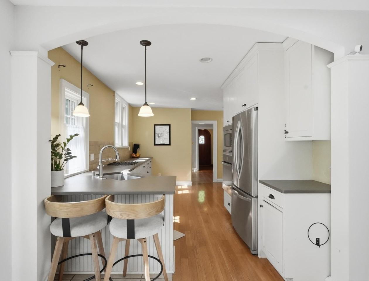 817 E Sylvan Ave - Photo 5 of 11
