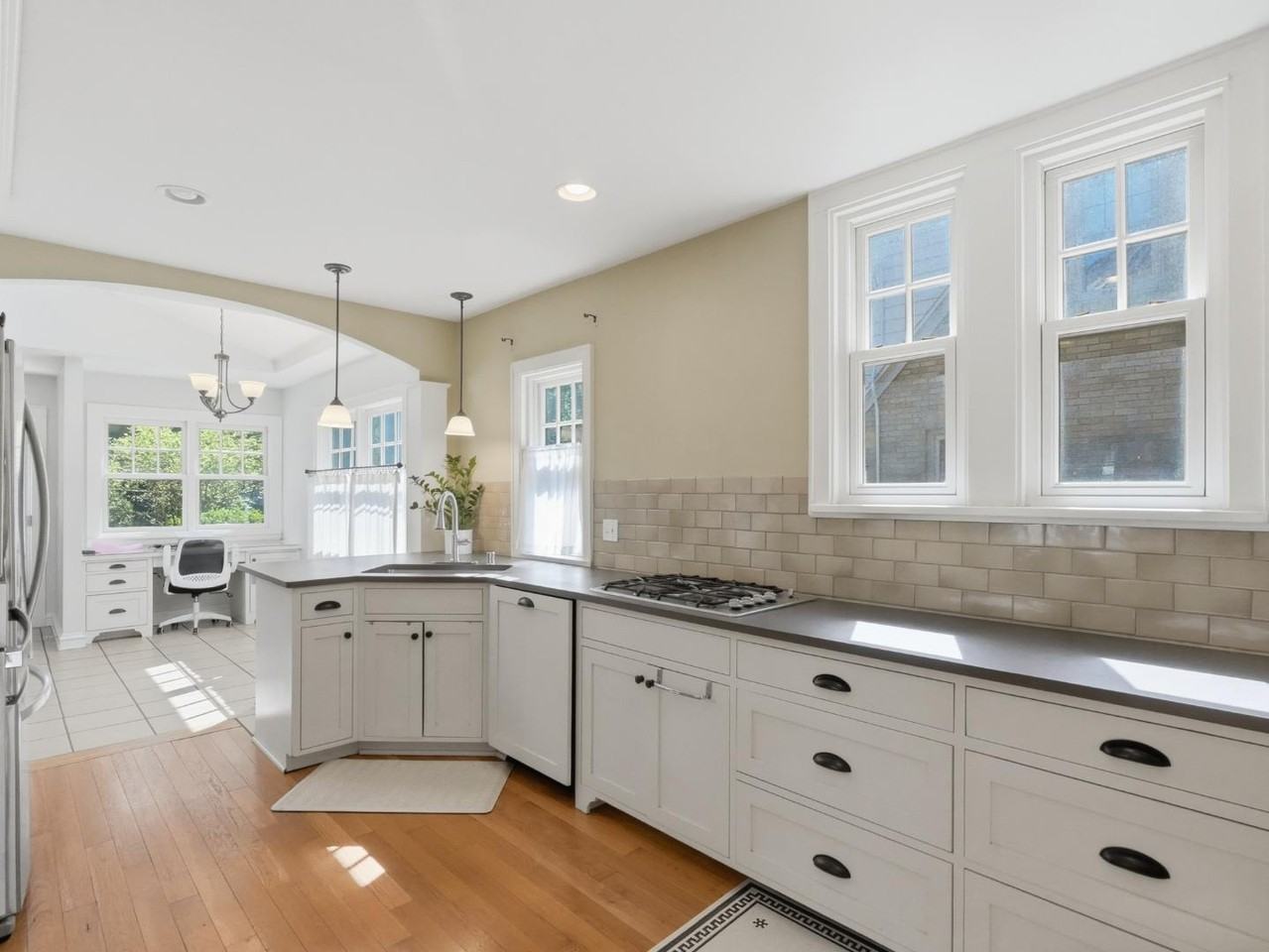 817 E Sylvan Ave - Photo 7 of 11