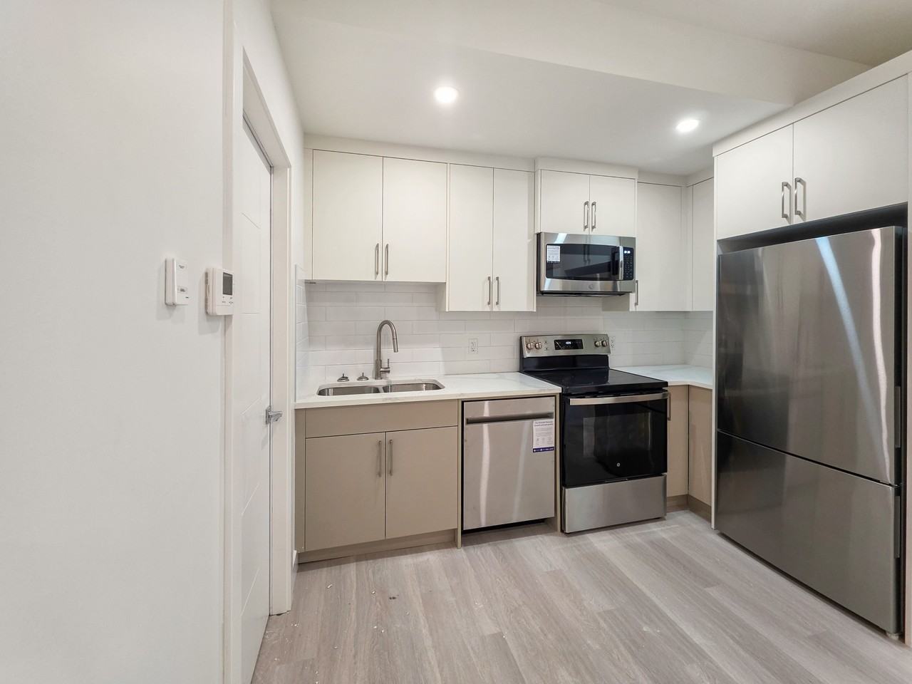 7412 34 Ave Nw - Photo 5 of 17