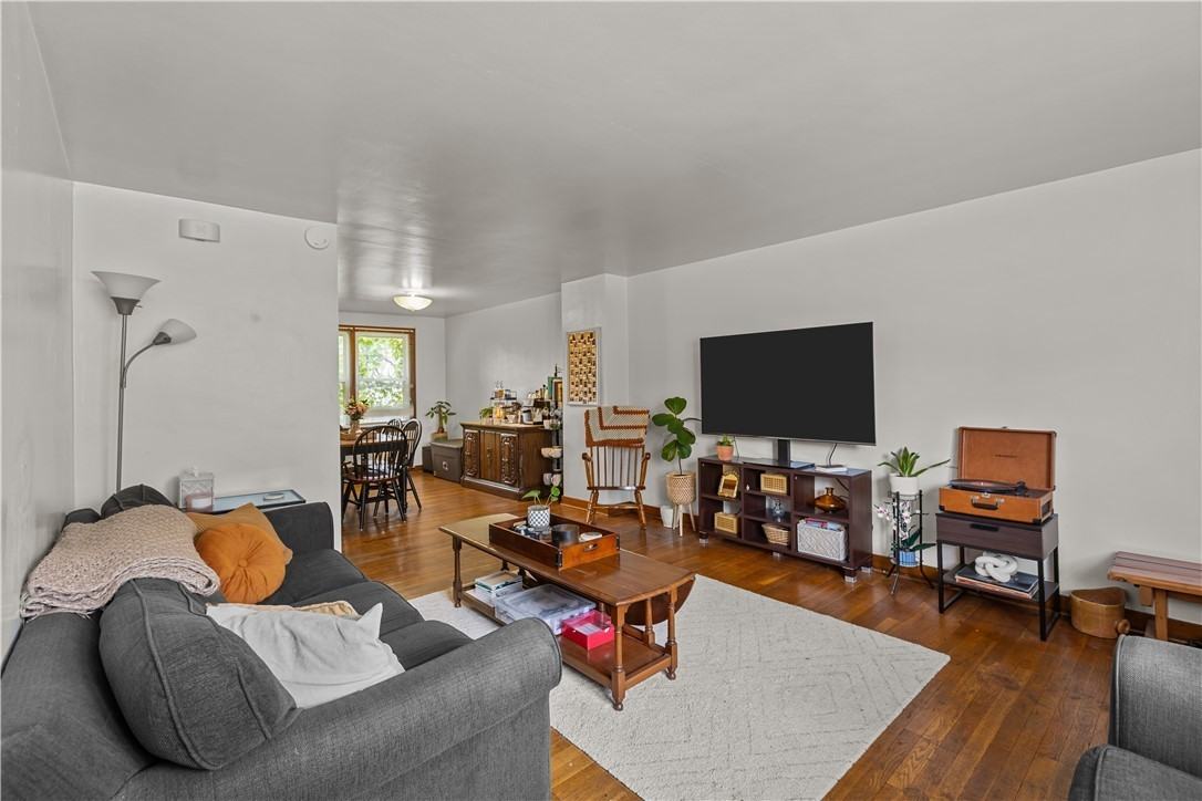 83 North Sprague Avenue - Photo 3 of 7