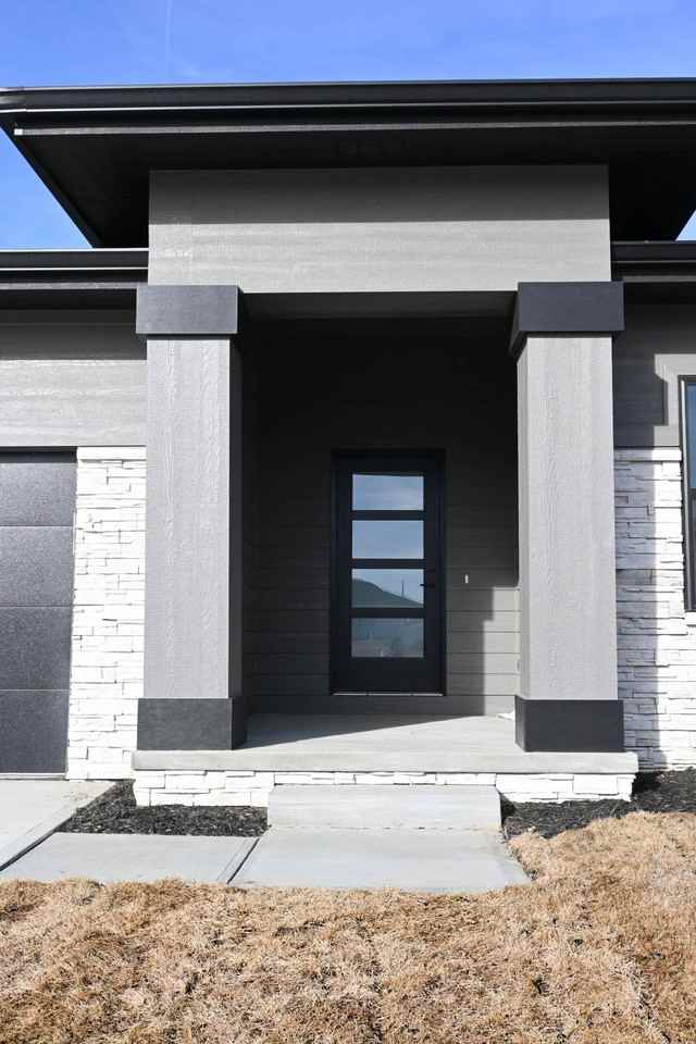 11918 S 117th Street - Photo 3 of 36