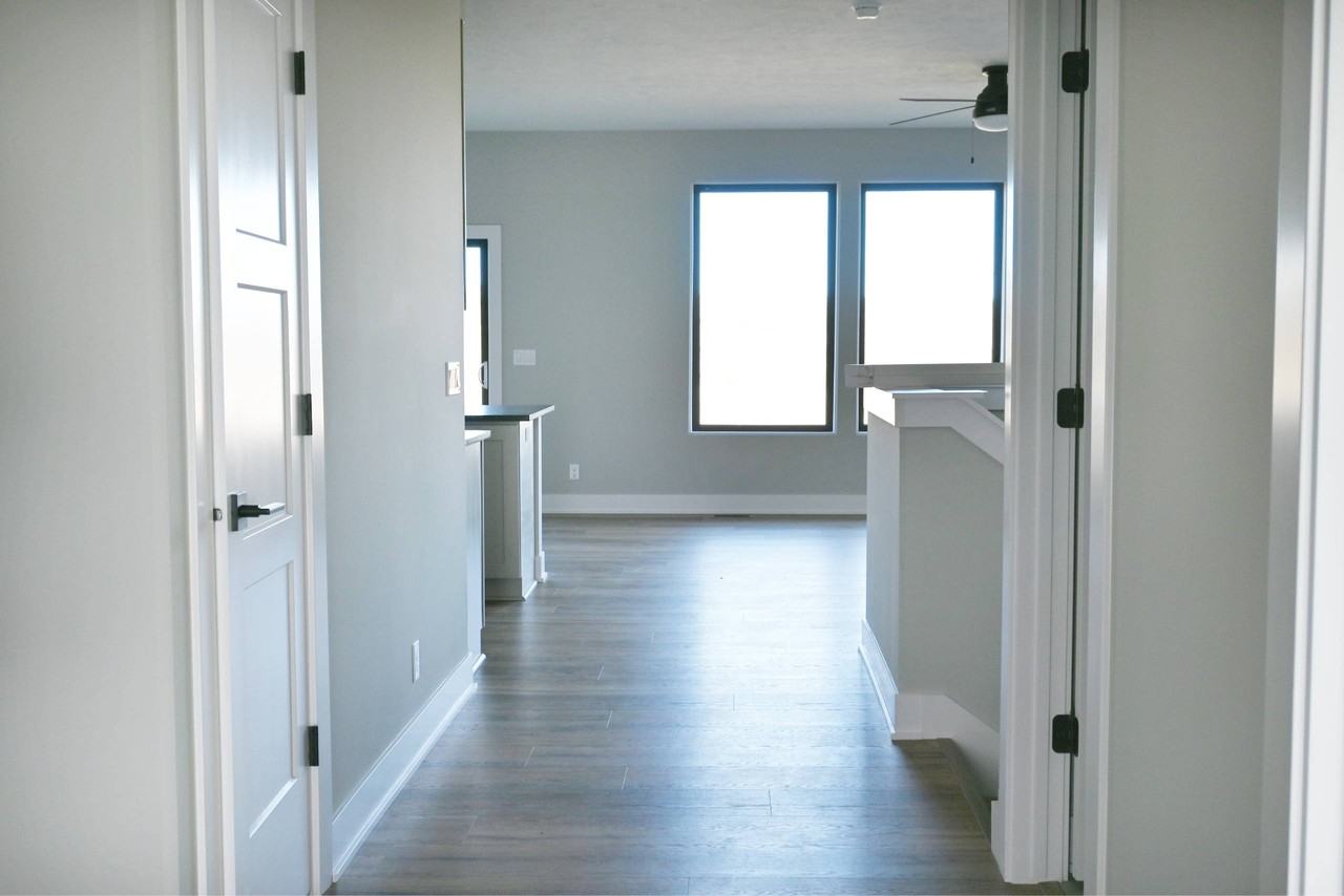11918 S 117th Street - Photo 6 of 36