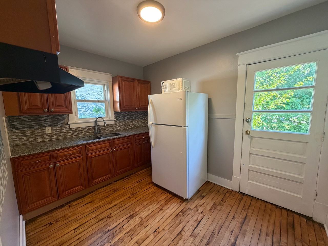 37 Holmes Street - Back Upper - Photo 4 of 11