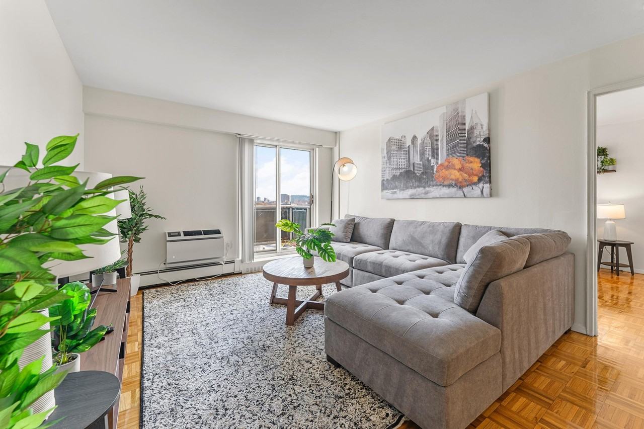 175 Freeman St #1240324P - Photo 6 of 37