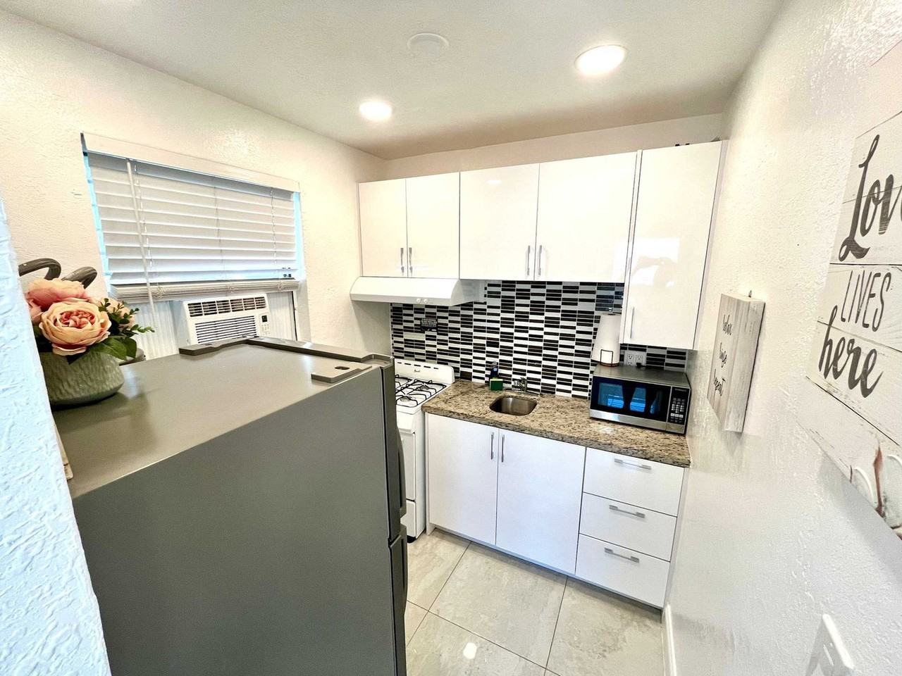 338 Van Buren St #1520225P - Photo 4 of 11