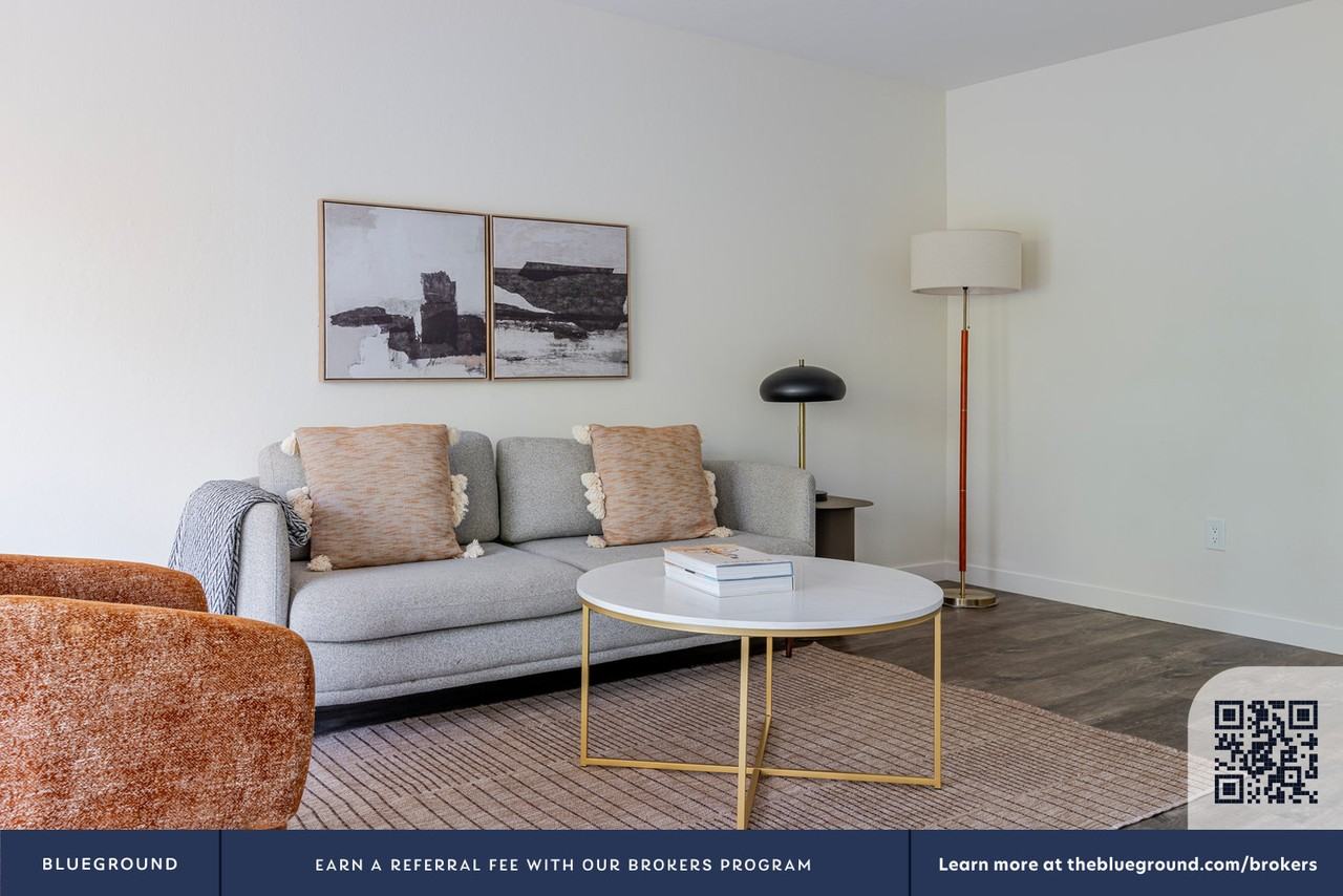 2721 Midtown Ct #2146 - Photo 5 of 24