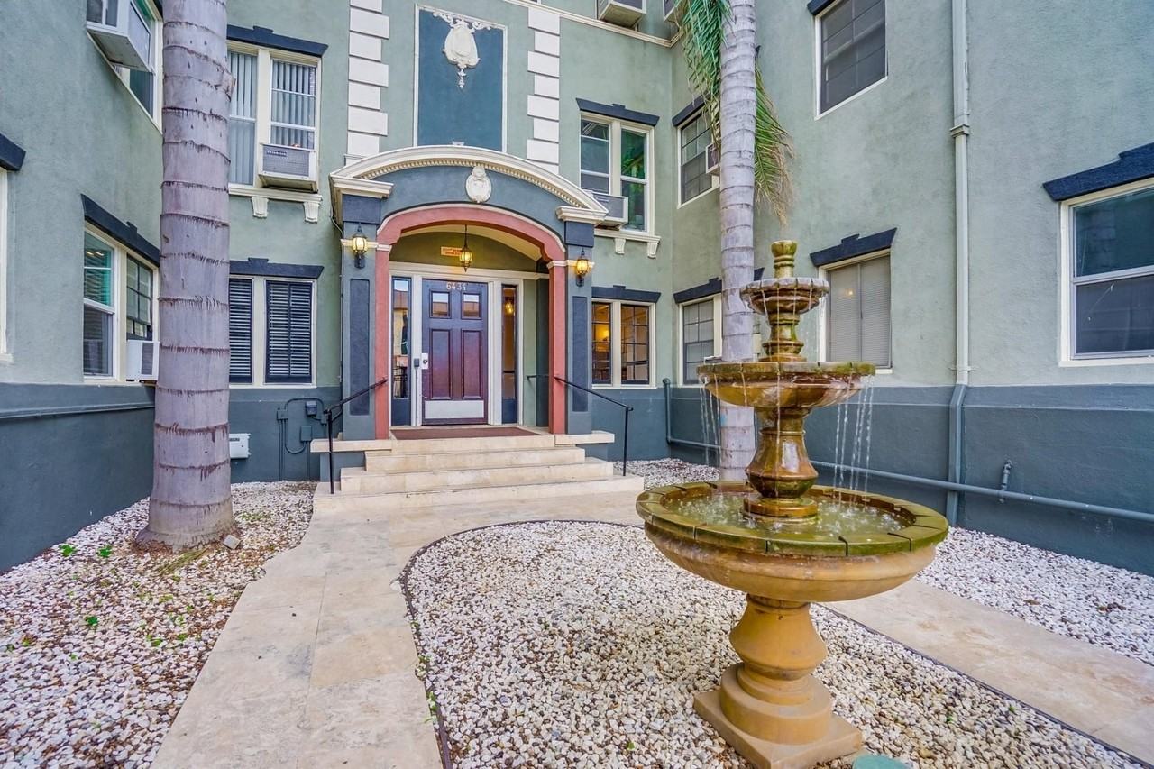 Hollywood Arms Apartments - Photo 2 of 16