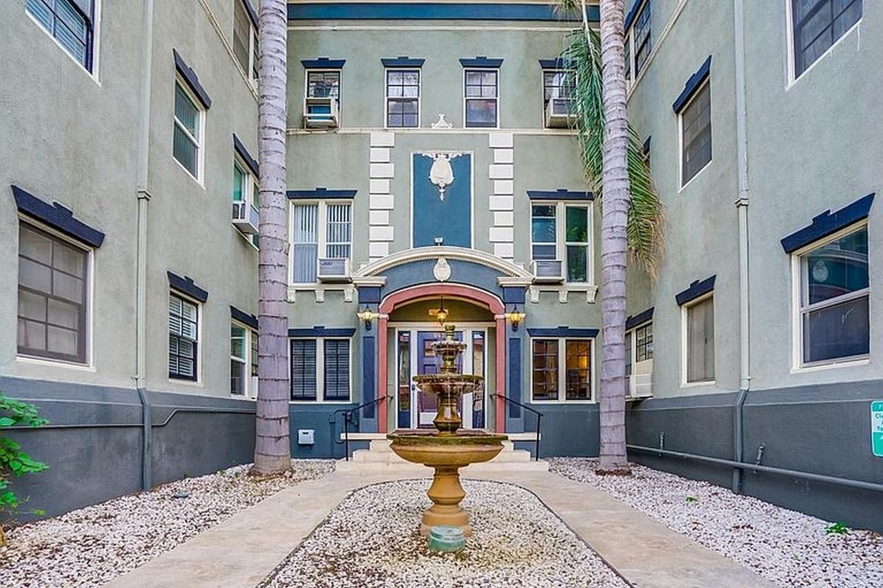 Hollywood Arms Apartments - Photo 3 of 16