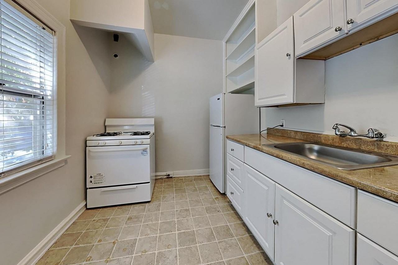 Hollywood Arms Apartments - Photo 7 of 16