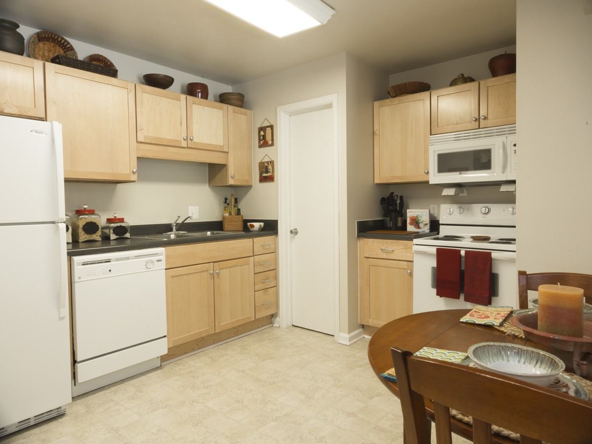 Salem Wood Apartments - Photo 2 of 15