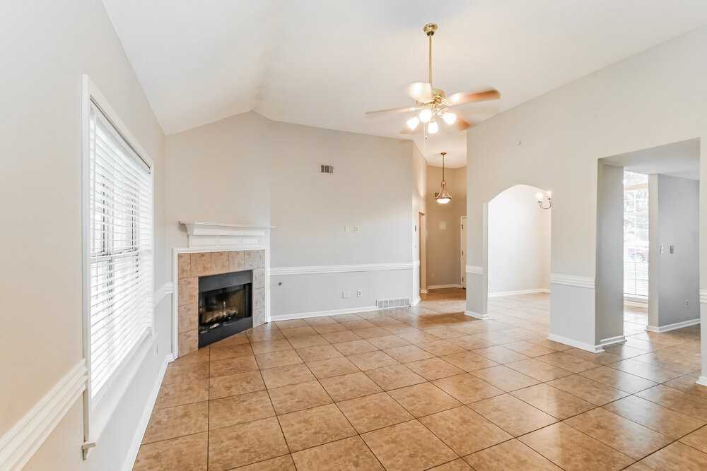 2086 Heather Rdg - Photo 5 of 17