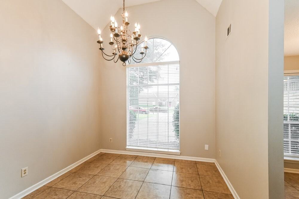 2086 Heather Rdg - Photo 6 of 17
